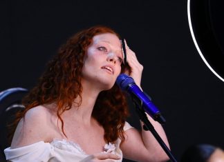 Jess Glynne’s no-makeup stunt at the Brits was trite, skin-deep feminism
